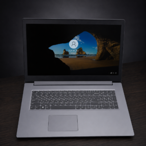 lenovo 17.3" / 8gb / ssd+hdd / win10